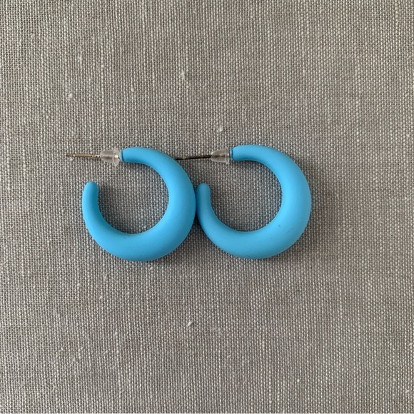 3/$20 fun colorful earrings pack - Picture 5 of 11